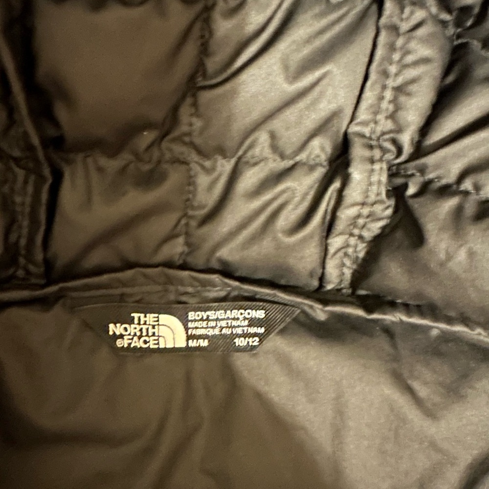 Like New- North Face Boys (10-12) Thermoball coat